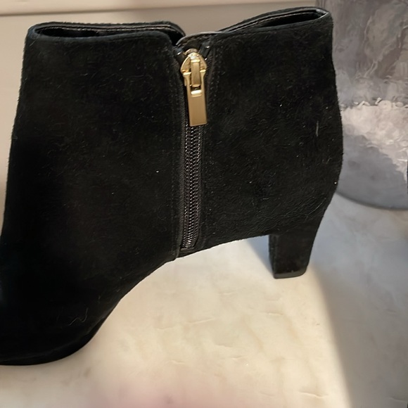EUC Rockport Suede Booties - size 8 - Picture 3 of 10